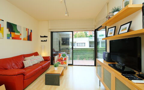 Jardins Sa Boadella: Wohnzimmer, Zimmer, Eigentum, Möbel, Interior Design, Gebäude, Fussboden, Haus, Holzboden, Laminatboden