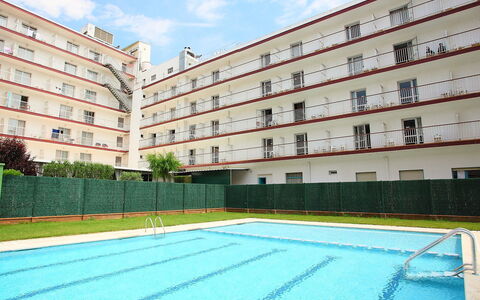 Paisos Catalans: Schwimmbad, Eigentum, Gebäude, Wohnung, Eigentumswohnung, Freizeitzentrum, Freizeit, Grundeigentum, Zimmer, Hotel