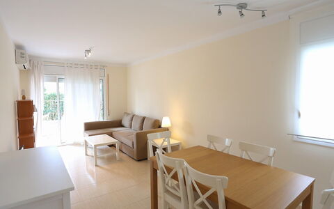 Jalisco de Los Monteros: Eigentum, Zimmer, Möbel, Gebäude, Interior Design, Fussboden, Haus, Wand, Tabelle, Decke