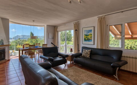 Osa Menor: Zimmer, Eigentum, Wohnzimmer, Möbel, Interior Design, Gebäude, Grundeigentum, Kaffetisch, Haus, Fussboden