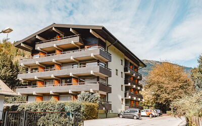 Bad Hofgastein 1: Wolke, Himmel, Pflanze, Gebäude, Eigentum, Baum, Die Architektur, Urban Design, Fenster, Eigentumswohnung