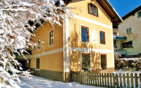 Dr.steiner: Gebäude, Schnee, Fenster, Daytime, Eigentum, Pflanze, Haus, Tür, Holz, Baum