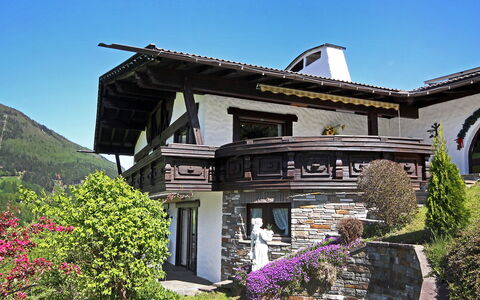 Matrei am Brenner 110: Pflanze, Himmel, Blume, Gebäude, Eigentum, Fenster, Haus, Hütte, Landschaft, Holz