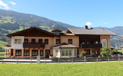 Christoph: Eigentum, Haus, Zuhause, Gebäude, Grundeigentum, Estate, Dach, Die Architektur, Berg, Bauernhaus