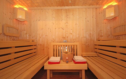 Marina: Möbel, Holz, Sauna, Interior Design, Flooring, Holzbeize, Fussboden, Gebäude, Komfort, Lack