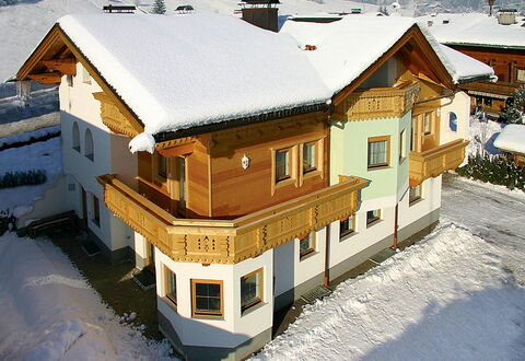 Marina: Gebäude, Schnee, Eigentum, Fenster, Haus, Holz, Hütte, Urban Design, Wohngebiet, Landschaft