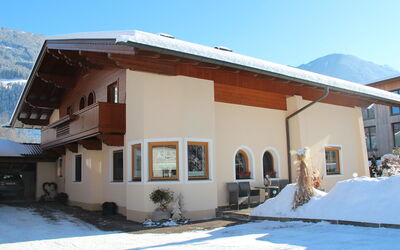 Hippach 170: Himmel, Gebäude, Eigentum, Pflanze, Schnee, Fenster, Schatten, Haus, Die Architektur, Hütte