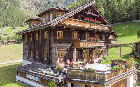 Sölden 200: Pflanze, Eigentum, Berg, Gebäude, Fenster, Baum, Haus, Die Architektur, Natürliche Landschaft