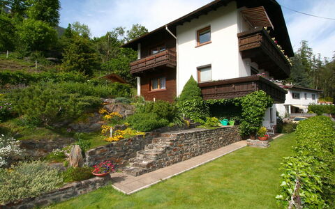 Pesjak: Eigentum, Haus, Gebäude, Hütte, Zuhause, Grundeigentum, Die Architektur, Wohngebiet, Garten, Grundstueck