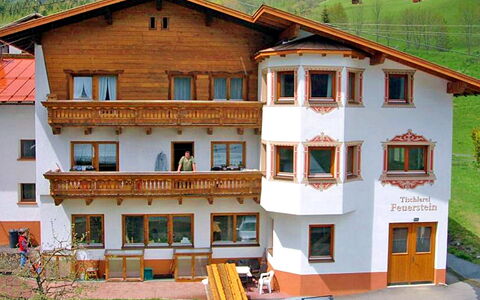 Werner: Gebäude, Eigentum, Fenster, Fahrzeug, Pflanze, Rad, Die Architektur, Haus