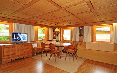 Josefine: Holzboden, Zimmer, Hartholz, Eigentum, Gebäude, Fussboden, Möbel, Decke, Interior Design, Holz