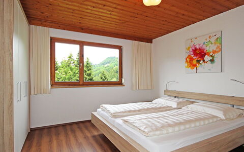 Trummer: Schlafzimmer, Bett, Zimmer, Möbel, Eigentum, Decke, Interior Design, Holzboden, Bettrahmen, Fussboden