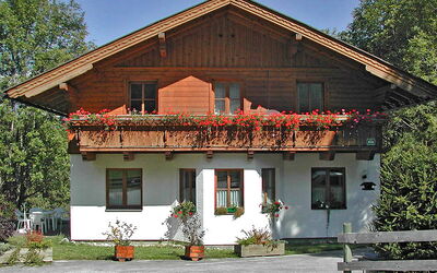 Schladming 120: Pflanze, Blume, Gebäude, Fenster, Eigentum, Himmel, Baum, Tür, Haus, Grundstueck