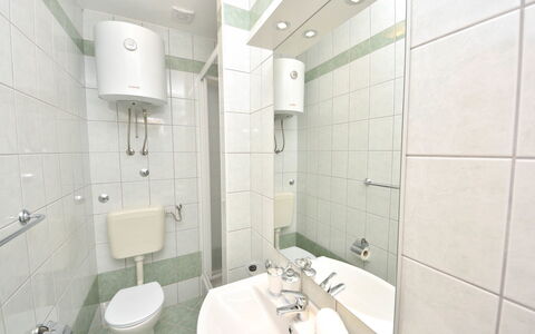 Vir 155: Badezimmer, Eigentum, Zimmer, Armatur, Fliese, Die Architektur, Interior Design, Wand, Grundeigentum, Gebäude