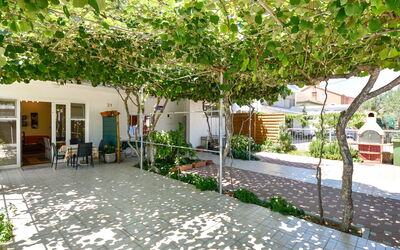Zadar 125: Eigentum, Grundeigentum, Gebäude, Baum, Hof, Haus, Pflanze, Terrasse, Die Architektur, Wohnung