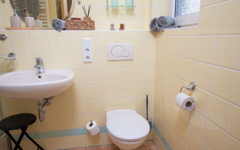 Strandwinkel: Braun, Spiegel, Armatur, Eigentum, Sinken, Zapfhahn, Badezimmer, Bad Sink, Lila, Schwarz