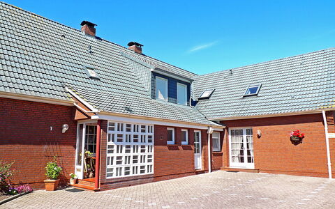 Norddeich 340: Himmel, Gebäude, Fenster, Pflanze, Tür, Holz, Haus, Mauerwerk, Backstein