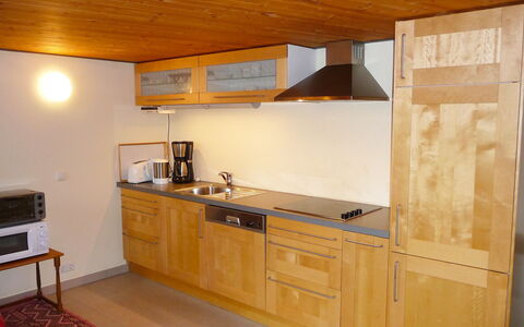 Rosengarten: Cabinetry, Countertop, Spüle, Möbel, Gebäude, Küche, Sinken, Holz, Küchengerät, Interior Design