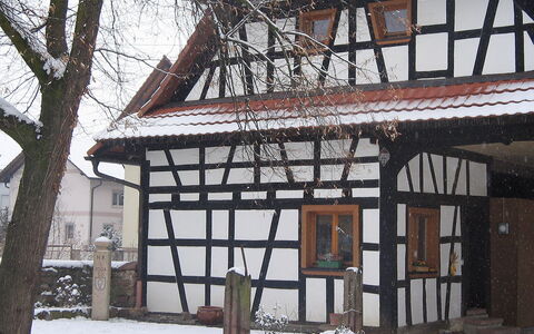 Ichenheim 120: Schnee, Fenster, Gebäude, Holz, Tür, Baum, Hütte, Haus, Pflanze, Biome
