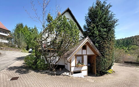 Scherzingers Fewo: Wohngebiet, Zuhause, Menschliche Siedlung, Wohnung, Estate, Eigentumswohnung, Vorort, Auffahrt, Garten, Villa