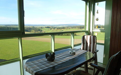 Dittishausen 2: Eigentum, Zimmer, Interior Design, Veranda, Tabelle, Urlaub, Haus, Fenster, Hütte, Gebäude