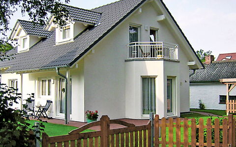 Lemke: Pflanze, Gebäude, Himmel, Fenster, Eigentum, Haus, Die Architektur, Tür, Baum