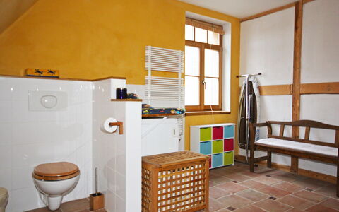 Rosencottage: Zimmer, Eigentum, Möbel, Fussboden, Interior Design, Gebäude, Haus, Wand, Fliese, Die Architektur