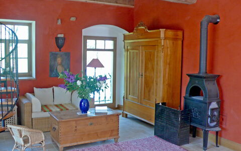 Rosencottage: Zimmer, Eigentum, Möbel, Gebäude, Haus, Wohnzimmer, Interior Design, Holzofen, Major Appliance, Zuhause