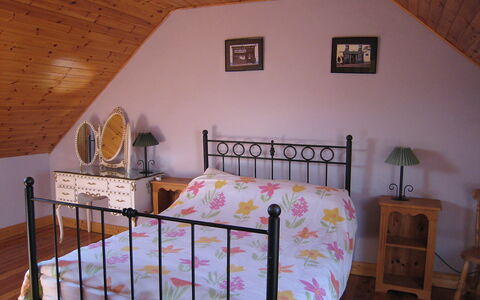 Portmagee Knightstown 100: Möbel, Eigentum, Komfort, Bettrahmen, Holz, Gebäude, Interior Design, Beleuchtung, Die Architektur, Bett