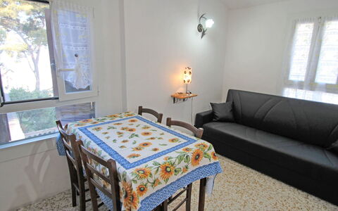 Il Cippo: Zimmer, Eigentum, Möbel, Fussboden, Tabelle, Interior Design, Grundeigentum, Schlafzimmer, Haus, Wand