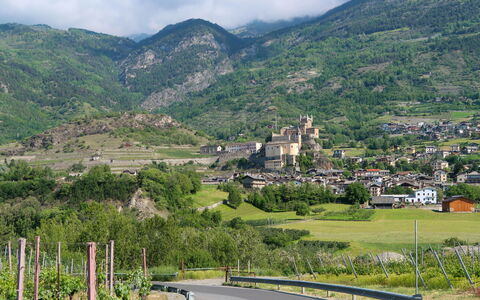 Ville sur Sarre: Pflanze, Himmel, Pflanzengemeinschaft, Natürliche Landschaft, Ast, Baum, Gras, Strauch, Laub, Landschaft