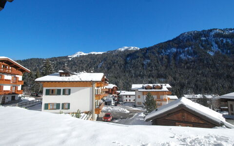 Madonna di Campiglio 1: Winter, Bergforms, Gebirge, Eigentum, Steigung, Haus, \Stadt, Zuhause, Dach, Einfrieren