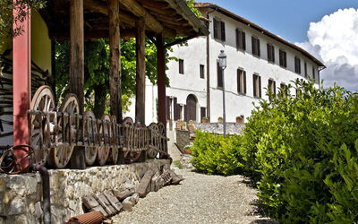 Pontassieve 100: Haus, Gebäude, Hazienda, Die Architektur, Tourismus, Urlaub, Ländliches Gebiet, Estate, Dorf, Hütte