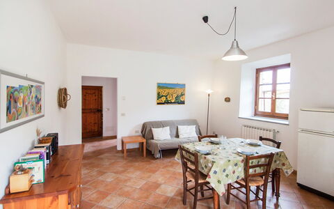 Rufina 200: Zimmer, Eigentum, Fussboden, Möbel, Gebäude, Grundeigentum, Interior Design, Haus, Esszimmer, Decke