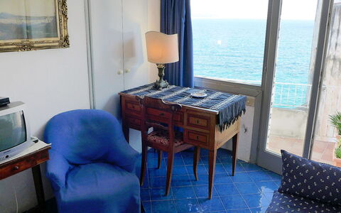 Ischia Ponte 10: Zimmer, Eigentum, Möbel, Gebäude, Grundeigentum, Tabelle, Interior Design, Suite, Haus, Fussboden