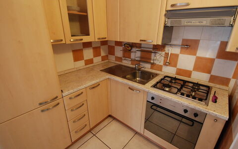 Costa Rei 100: Cabinetry, Countertop, Herd, Küchengerät, Küche, Cooktop, Major Appliance, Herd, Gasherd, Haushaltsgerät