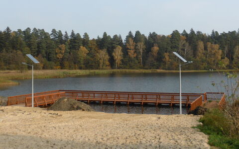 Dom Pod Sosnami: Wasser, Wasservorräte, Himmel, Ökoregion, Pflanze, Natürliche Landschaft, Baum, Grundstueck, See, Gewässer
