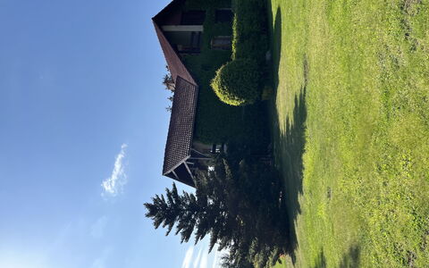 Willa Teresa: Himmel, Gebäude, Pflanze, Wolke, Azurblau, Wasser, Strassenlicht, Haus, Vegetation, Sonnenlicht