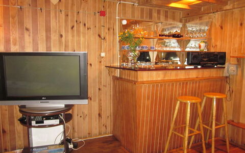 Mały Domek: Möbel, Zimmer, Eigentum, Hartholz, Cabinetry, Gebäude, Interior Design, Holz, Holzboden, Holzbeize