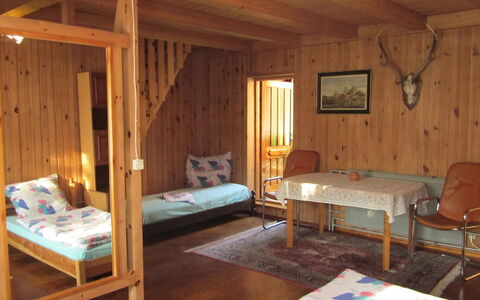 Mały Domek: Zimmer, Möbel, Eigentum, Gebäude, Bett, Interior Design, Schlafzimmer, Strahl, Haus, Blockhaus