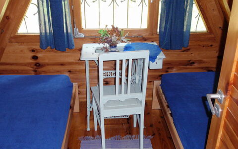 Borek Sulęcki: Zimmer, Fussboden, Möbel, Hartholz, Eigentum, Tabelle, Holz, Flooring, Haus, Esszimmer