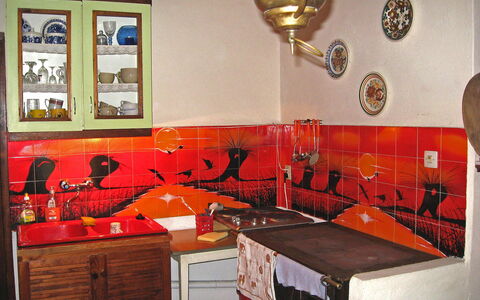 Borek Sulęcki: Zimmer, Eigentum, Möbel, Interior Design, Orange, Gebäude, Tabelle, Haus, Küche, Decke