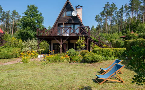 Borek Sulęcki: Strauch, Haus, Hütte, Zuhause, Garten, Frühling, Bauernhaus, Rasen, Estate
