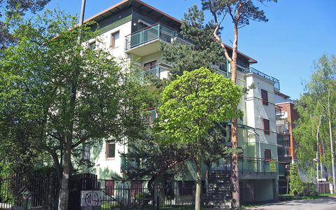 Jurata 1: Himmel, Pflanze, Gebäude, Eigentum, Fenster, Baum, Haus, Urban Design, Nachbarschaft, Stadt