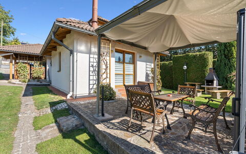Petříkov: Dach, Haus, Die Architektur, Zuhause, Hütte, Schatten, Markise, Veranda, Garten, Outdoor Struktur