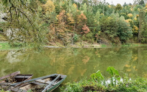 Parkany 1: Wasser, Pflanze, Boot, Wasservorräte, Pflanzengemeinschaft, Natürlichen Umgebung, Natürliche Landschaft, Himmel, Lärche, Boote Und Boating - Geräte Und Materialien