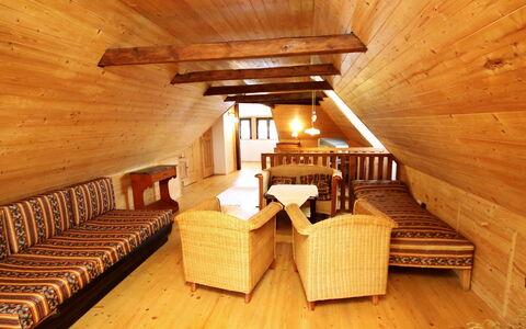 Podoli: Zimmer, Eigentum, Holz, Hartholz, Gebäude, Interior Design, Blockhaus, Holzbeize, Dachboden, Strahl