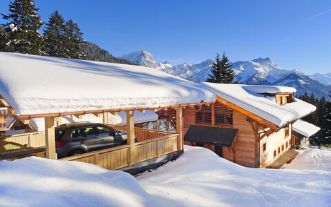 Khamariah: Schnee, Winter, Eigentum, Himmel, Zuhause, Berg, Haus, Baum, Blockhaus, Grundeigentum