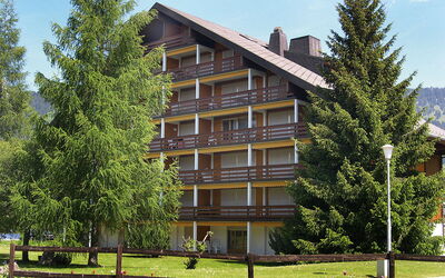 Villars 600: Pflanze, Himmel, Gebäude, Eigentum, Fenster, Wolke, Baum, Grundstueck, Vegetation, Urban Design