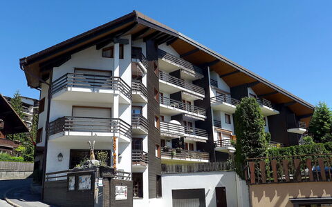 Villars 765: Himmel, Gebäude, Pflanze, Urban Design, Nachbarschaft, Eigentumswohnung, Wohngebiet, Fassade, Grundeigentum